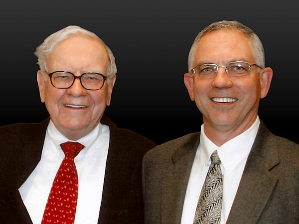 Fotografía de Warren Buffett y Glenn Smith